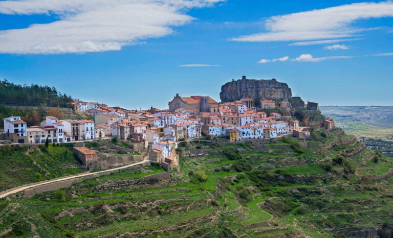 Qué ver y qué hacer en Ares del Maestrat: historia, naturaleza y vistas infinitas