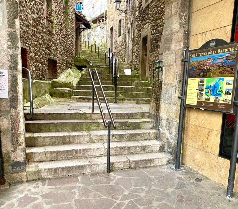 Qué hacer en San Vicente de la Barquera: playas infinitas y magia marinera en Cantabria