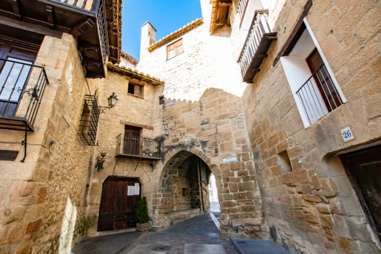 Qué ver y hacer en Rubielos de Mora: el pueblo-museo que sorprende a todo el que lo visita